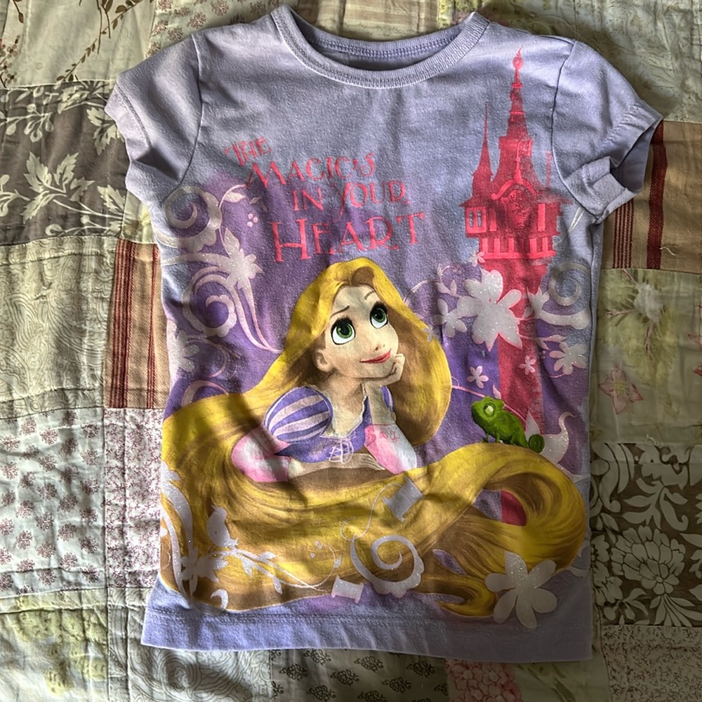 Disneys princess rapunzel shirt size 4/5 EUC
